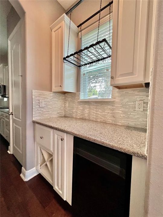 For Rent: $3,850 (4 beds, 2 baths, 2505 Square Feet)