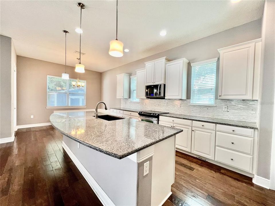 For Rent: $3,850 (4 beds, 2 baths, 2505 Square Feet)