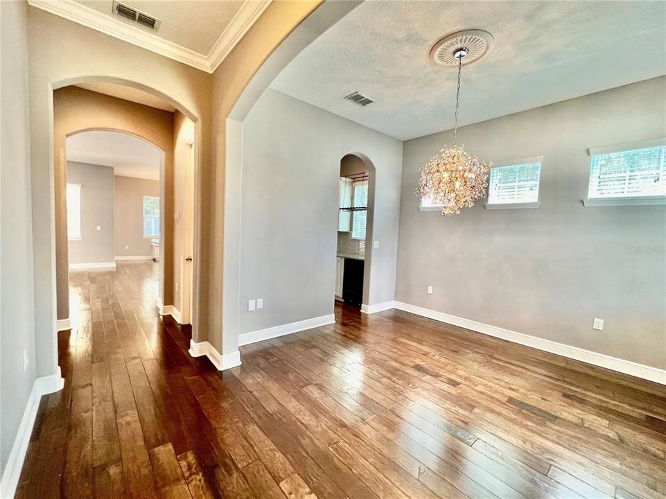 For Rent: $3,850 (4 beds, 2 baths, 2505 Square Feet)