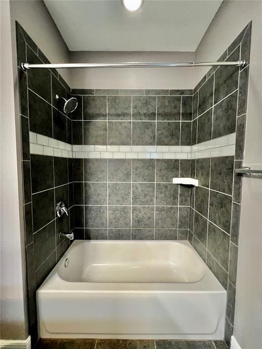 For Rent: $3,850 (4 beds, 2 baths, 2505 Square Feet)