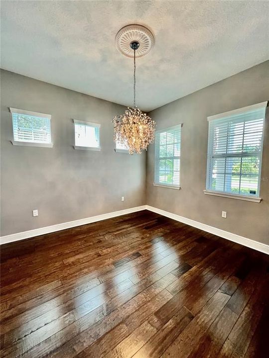 For Rent: $3,850 (4 beds, 2 baths, 2505 Square Feet)