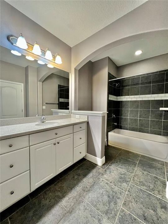 For Rent: $3,850 (4 beds, 2 baths, 2505 Square Feet)