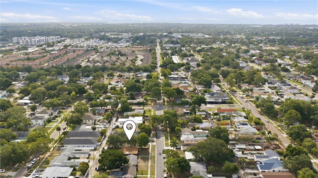 En Venta: $859,990 (5 camas, 3 baños, 2327 Pies cuadrados)