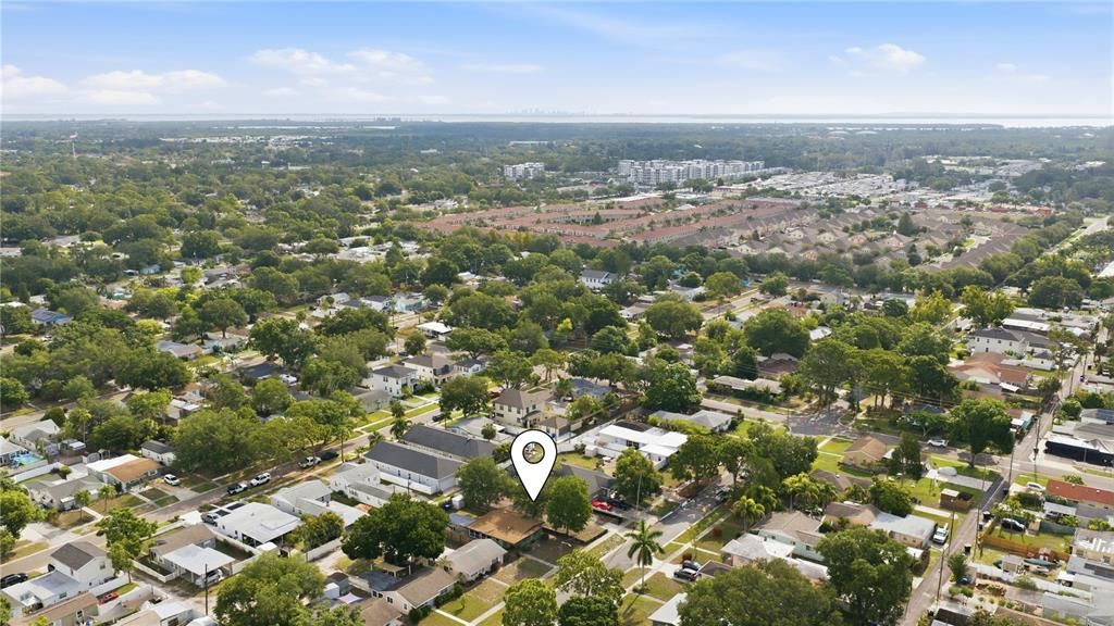 En Venta: $859,990 (5 camas, 3 baños, 2327 Pies cuadrados)