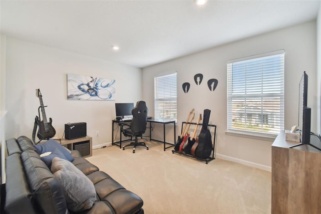 For Sale: $549,990 (3 beds, 2 baths, 2409 Square Feet)