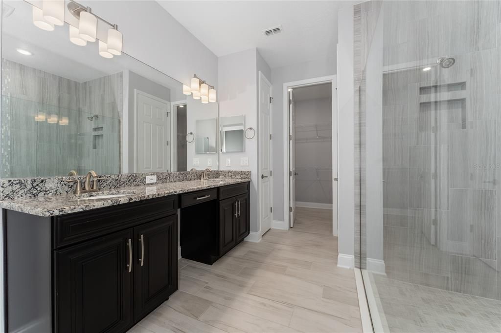 For Sale: $649,400 (4 beds, 3 baths, 2536 Square Feet)