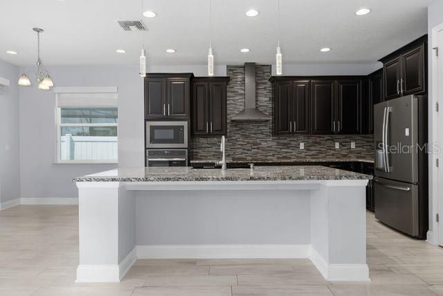 For Sale: $649,400 (4 beds, 3 baths, 2536 Square Feet)