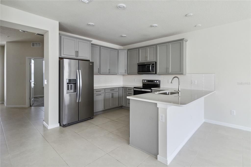 For Rent: $2,900 (4 beds, 3 baths, 1809 Square Feet)