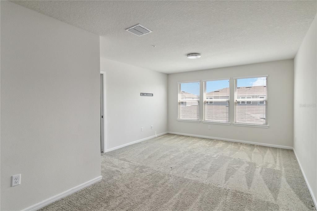 For Rent: $2,900 (4 beds, 3 baths, 1809 Square Feet)