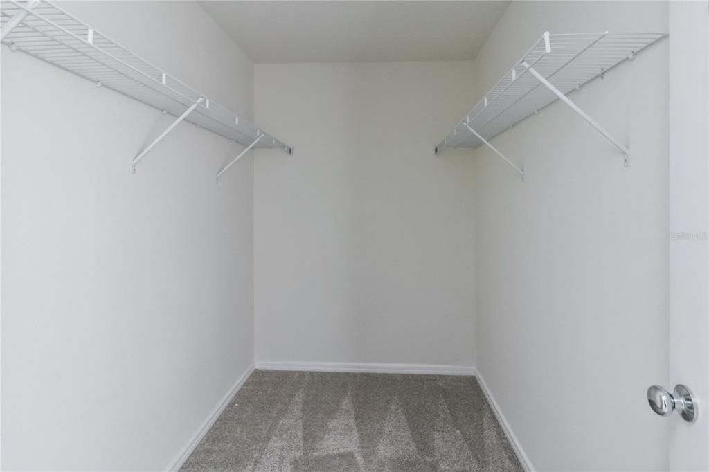 For Rent: $2,900 (4 beds, 3 baths, 1809 Square Feet)