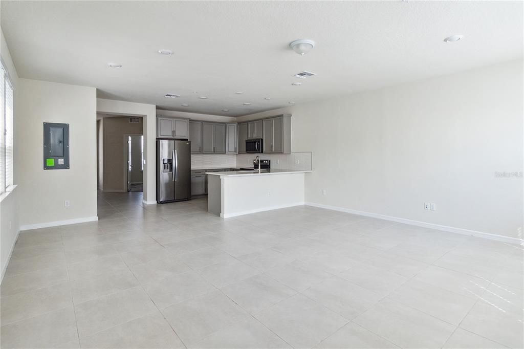 For Rent: $2,900 (4 beds, 3 baths, 1809 Square Feet)