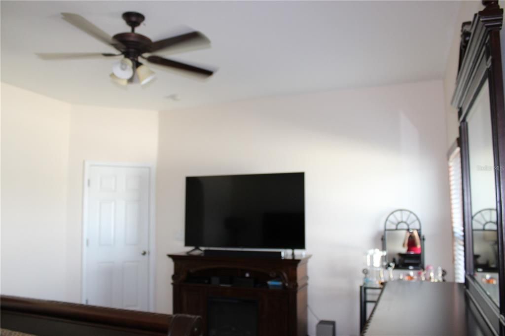 En Venta: $430,000 (4 camas, 3 baños, 3038 Pies cuadrados)