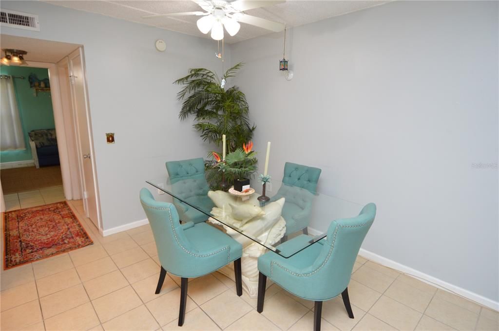 For Rent: $1,850 (1 beds, 1 baths, 747 Square Feet)
