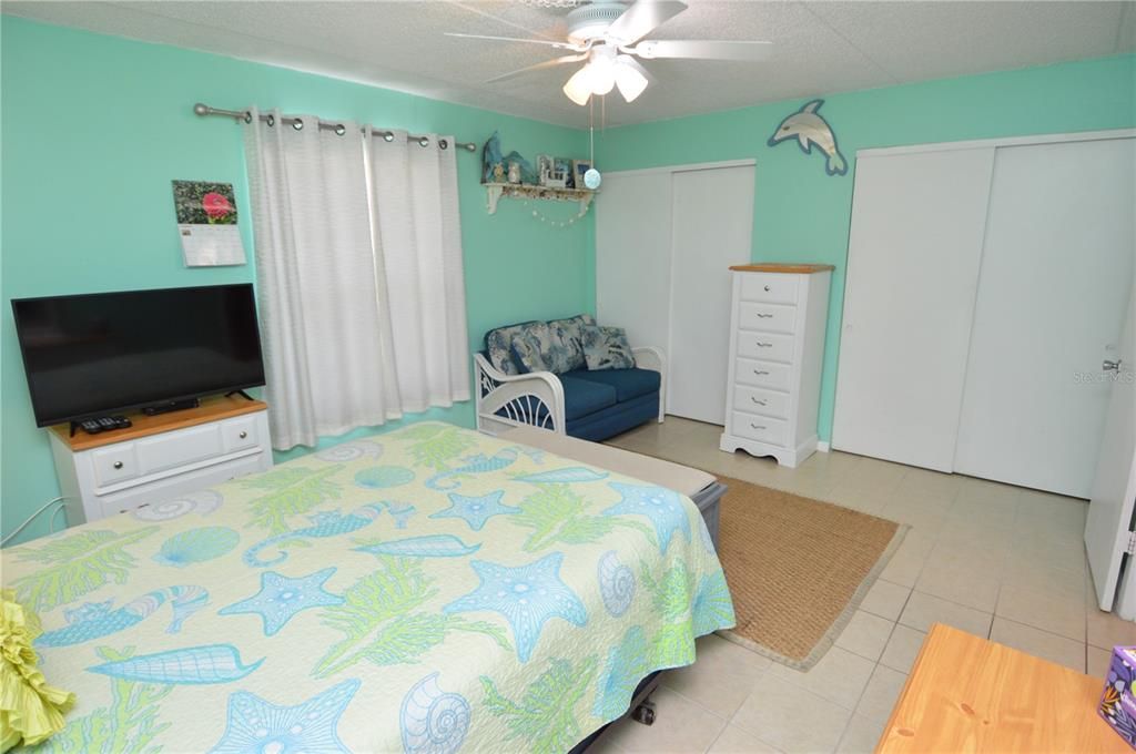 For Rent: $1,850 (1 beds, 1 baths, 747 Square Feet)
