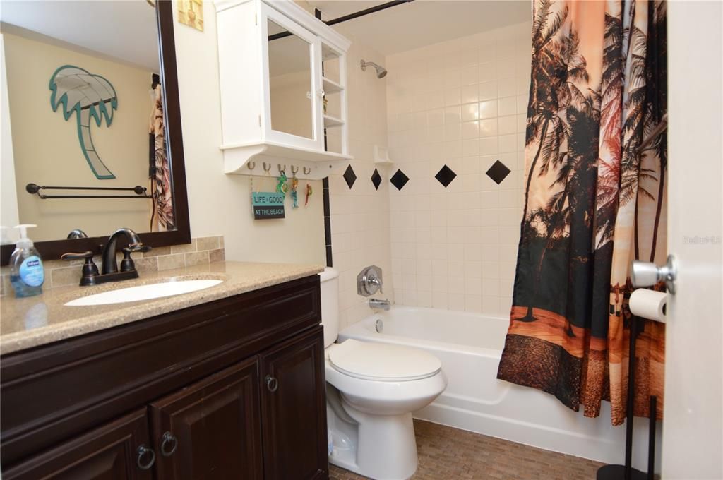 For Rent: $1,850 (1 beds, 1 baths, 747 Square Feet)