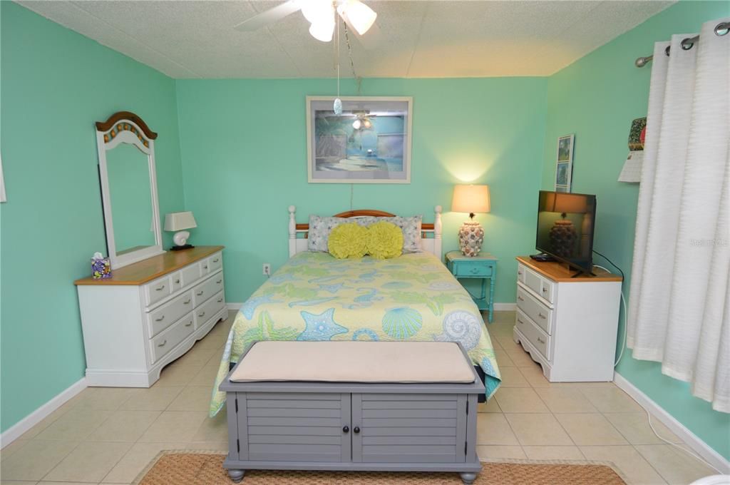 For Rent: $1,850 (1 beds, 1 baths, 747 Square Feet)