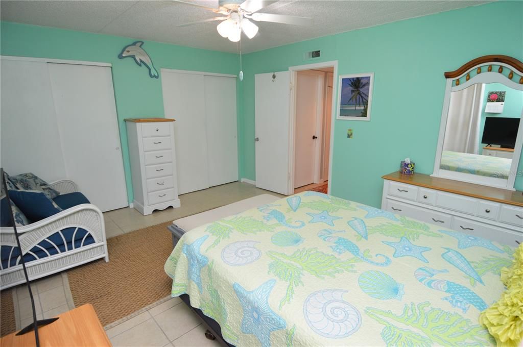 For Rent: $1,850 (1 beds, 1 baths, 747 Square Feet)