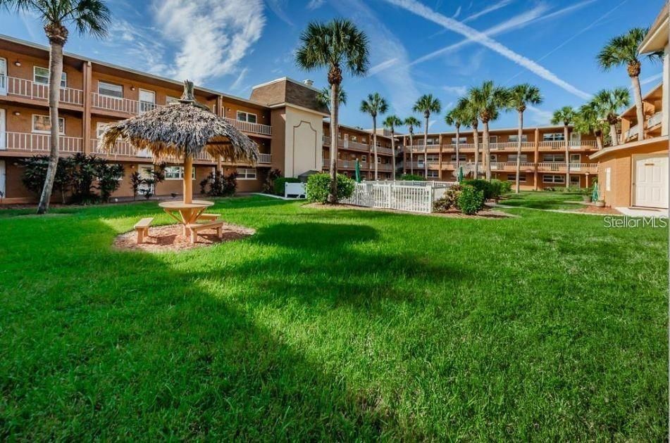 For Rent: $1,850 (1 beds, 1 baths, 747 Square Feet)