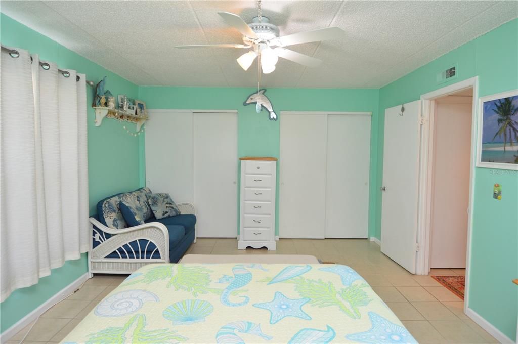 For Rent: $1,850 (1 beds, 1 baths, 747 Square Feet)