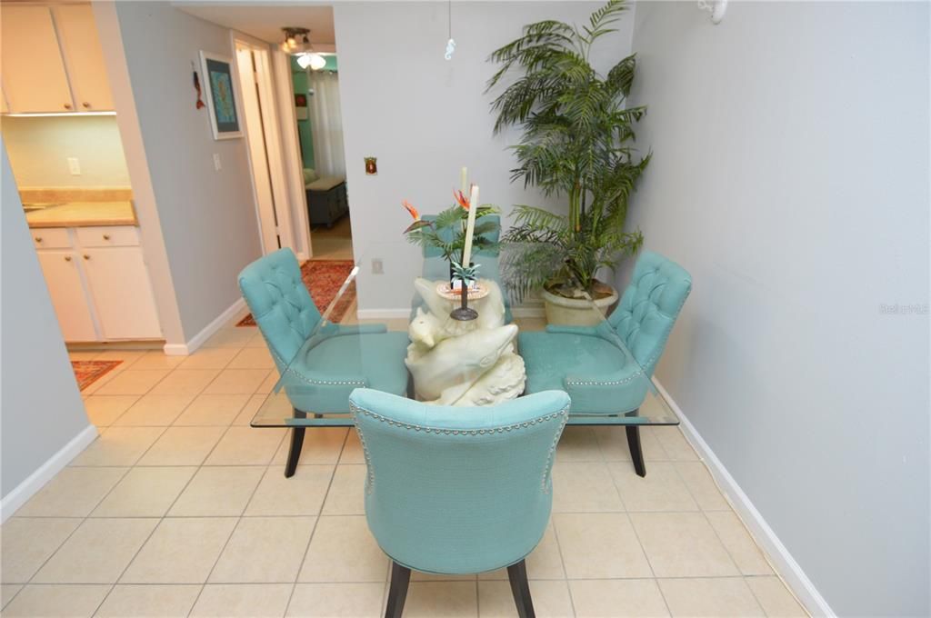 For Rent: $1,850 (1 beds, 1 baths, 747 Square Feet)