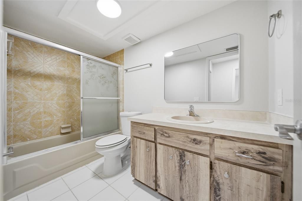 For Sale: $235,000 (2 beds, 2 baths, 1226 Square Feet)