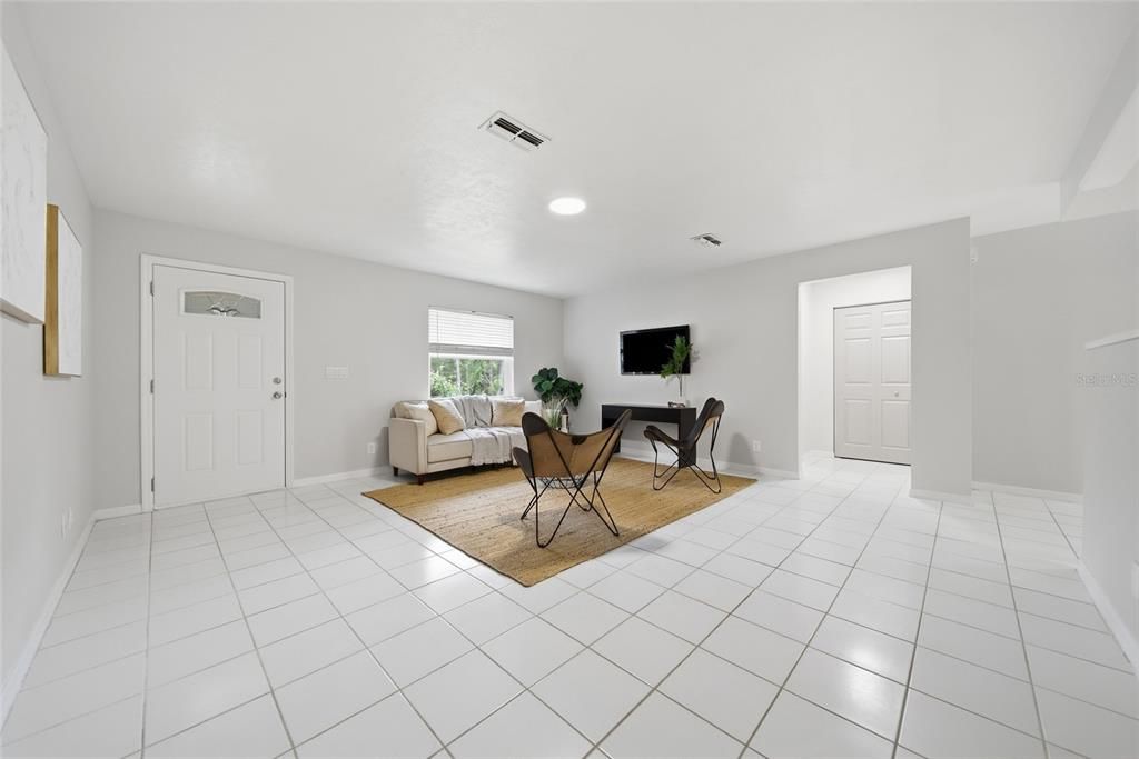 For Sale: $235,000 (2 beds, 2 baths, 1226 Square Feet)