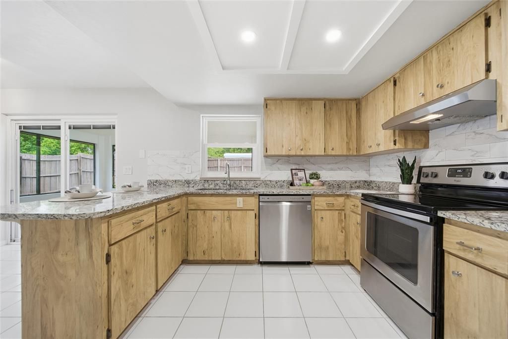 For Sale: $235,000 (2 beds, 2 baths, 1226 Square Feet)