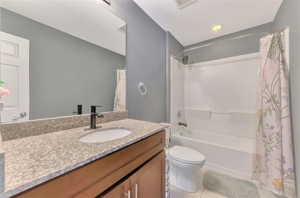 En Venta: $268,800 (3 camas, 2 baños, 1170 Pies cuadrados)