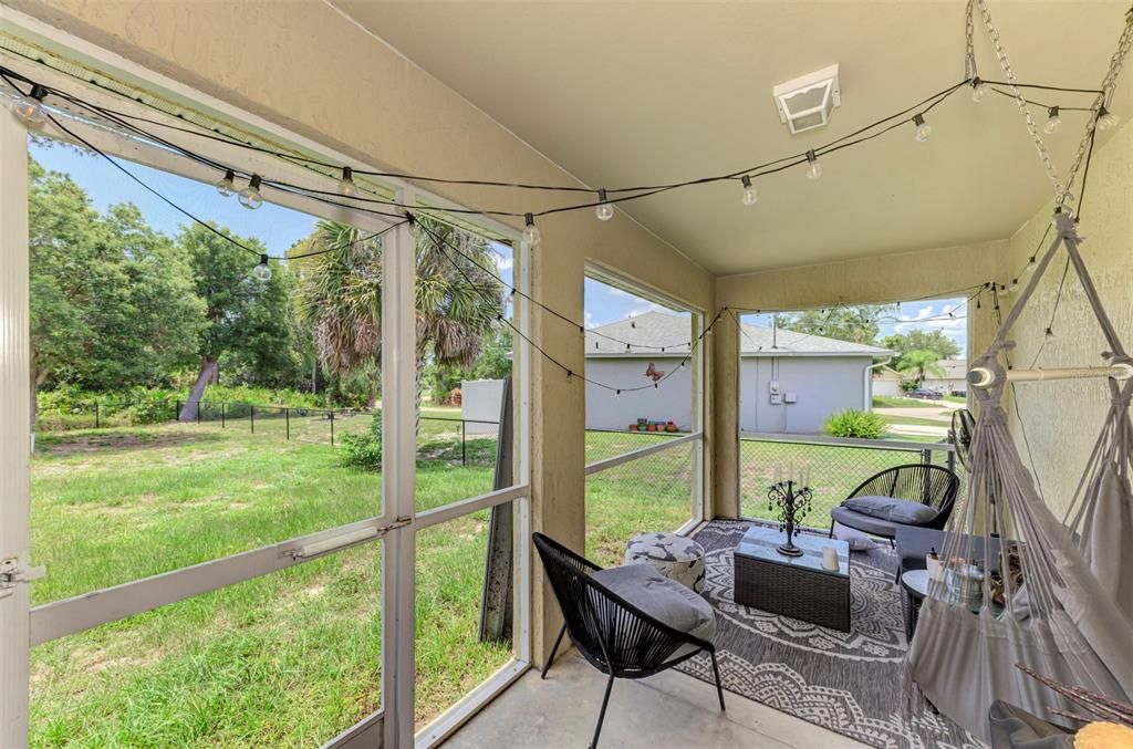 En Venta: $268,800 (3 camas, 2 baños, 1170 Pies cuadrados)