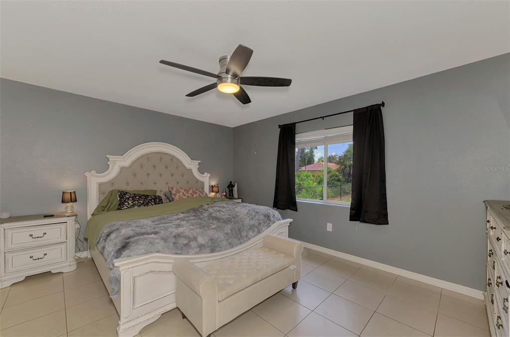 En Venta: $268,800 (3 camas, 2 baños, 1170 Pies cuadrados)