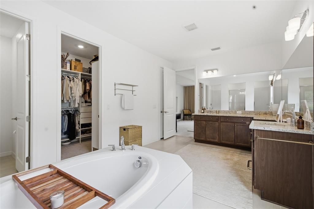 For Sale: $849,900 (5 beds, 4 baths, 3428 Square Feet)