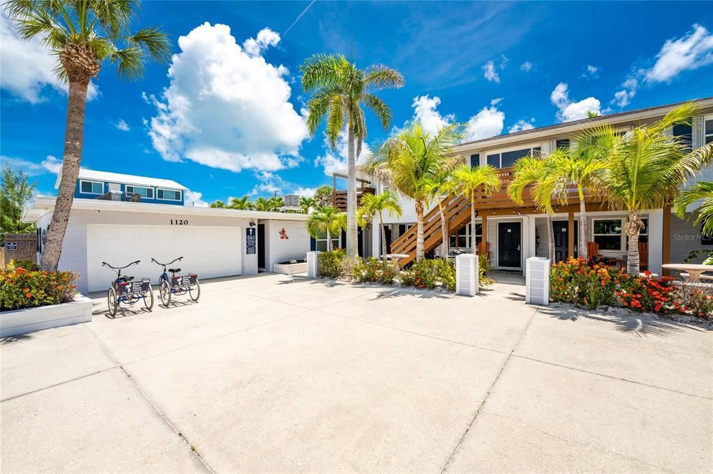 For Sale: $4,180,000 (12 beds, 0 baths, 5151 Square Feet)