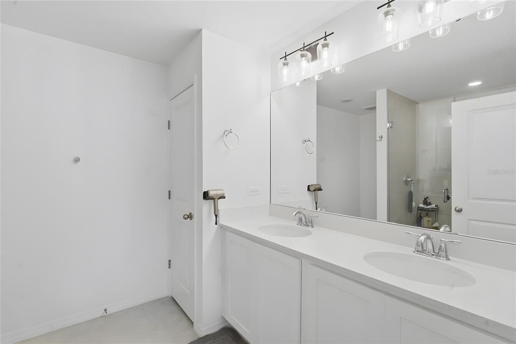 En Venta: $335,000 (3 camas, 2 baños, 1653 Pies cuadrados)