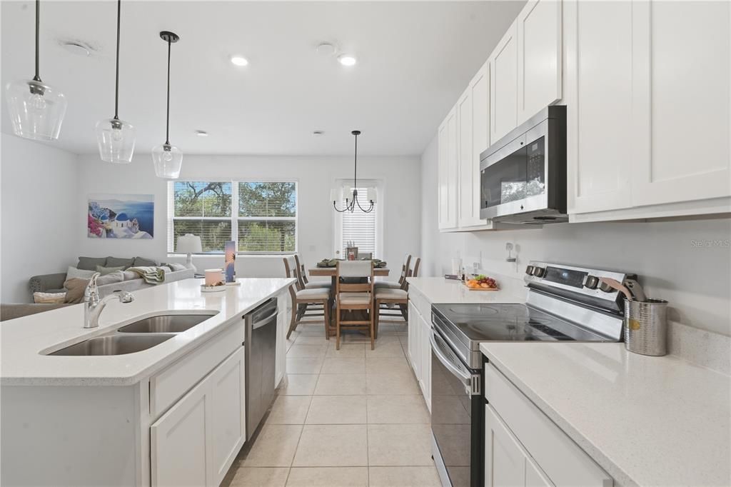 En Venta: $335,000 (3 camas, 2 baños, 1653 Pies cuadrados)