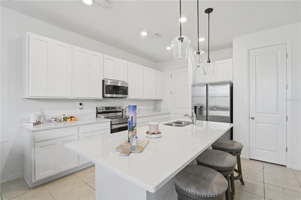En Venta: $335,000 (3 camas, 2 baños, 1653 Pies cuadrados)