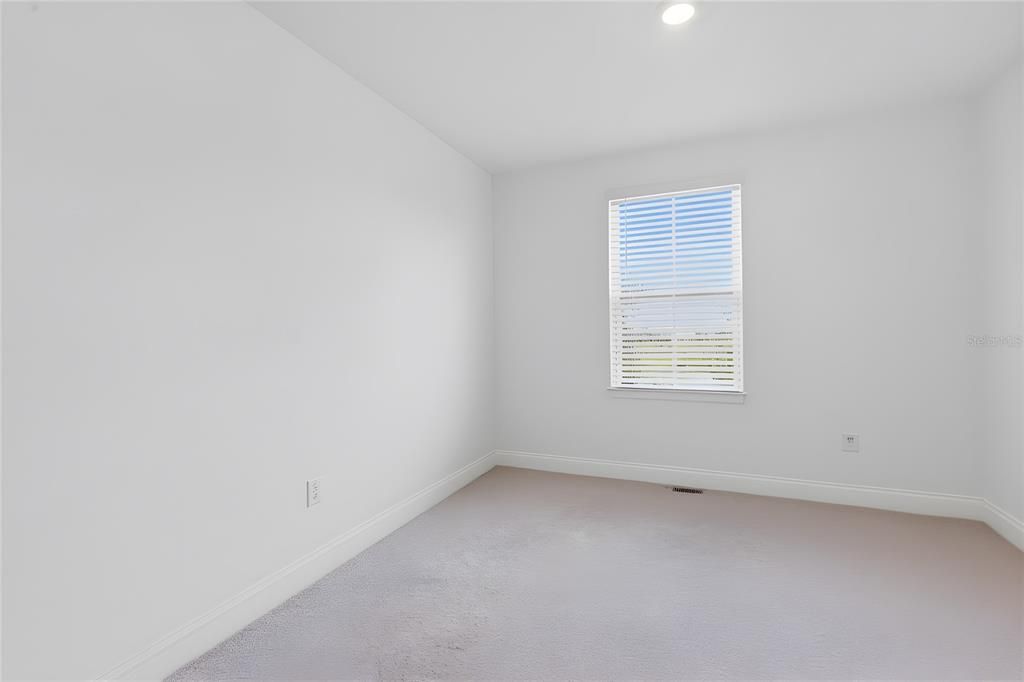 En Venta: $335,000 (3 camas, 2 baños, 1653 Pies cuadrados)
