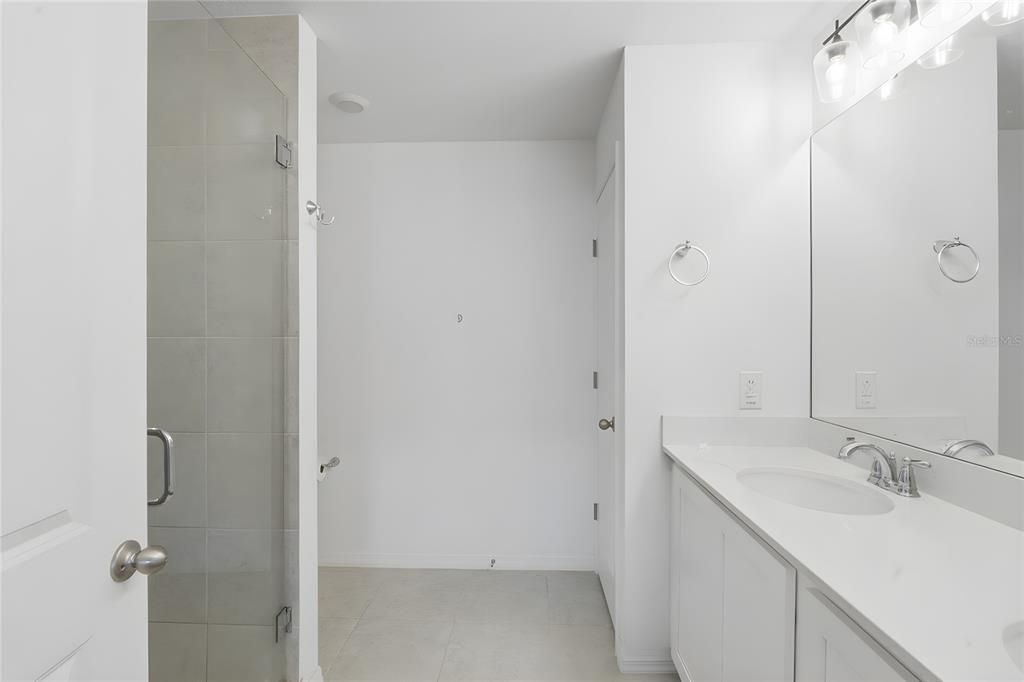 En Venta: $335,000 (3 camas, 2 baños, 1653 Pies cuadrados)