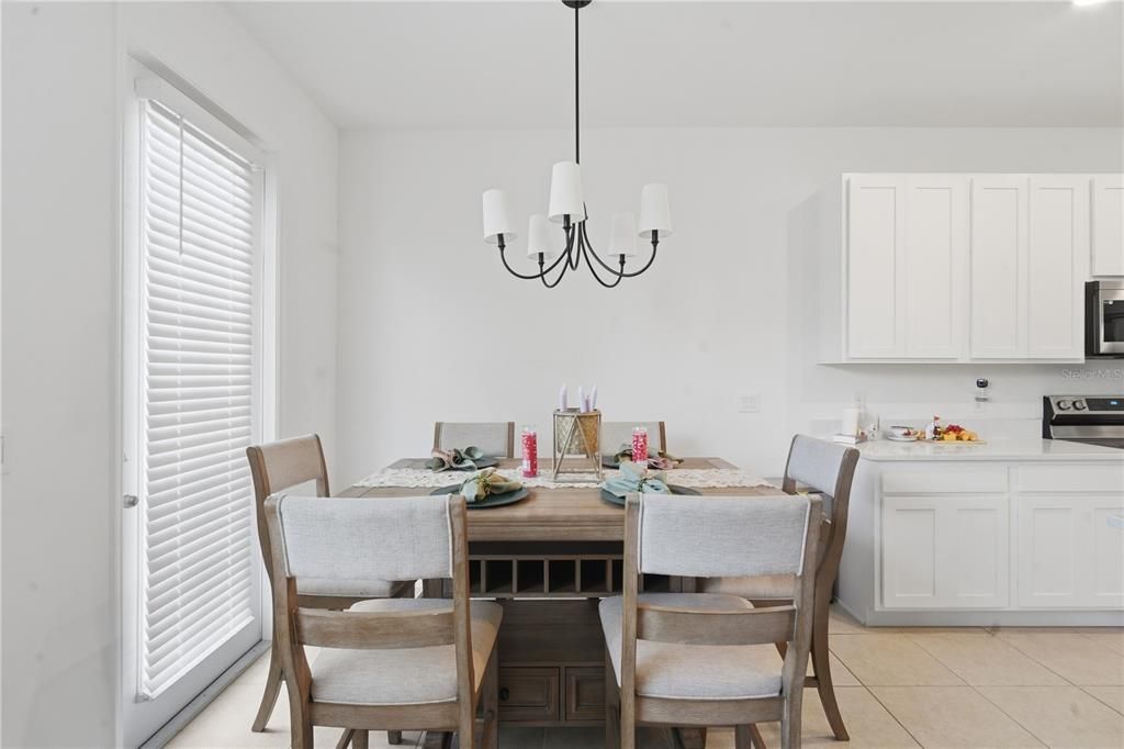 En Venta: $335,000 (3 camas, 2 baños, 1653 Pies cuadrados)