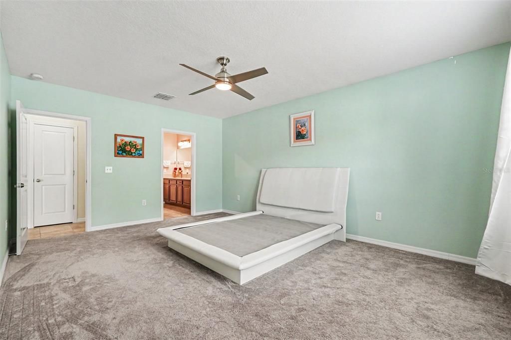 For Sale: $425,000 (6 beds, 3 baths, 3362 Square Feet)