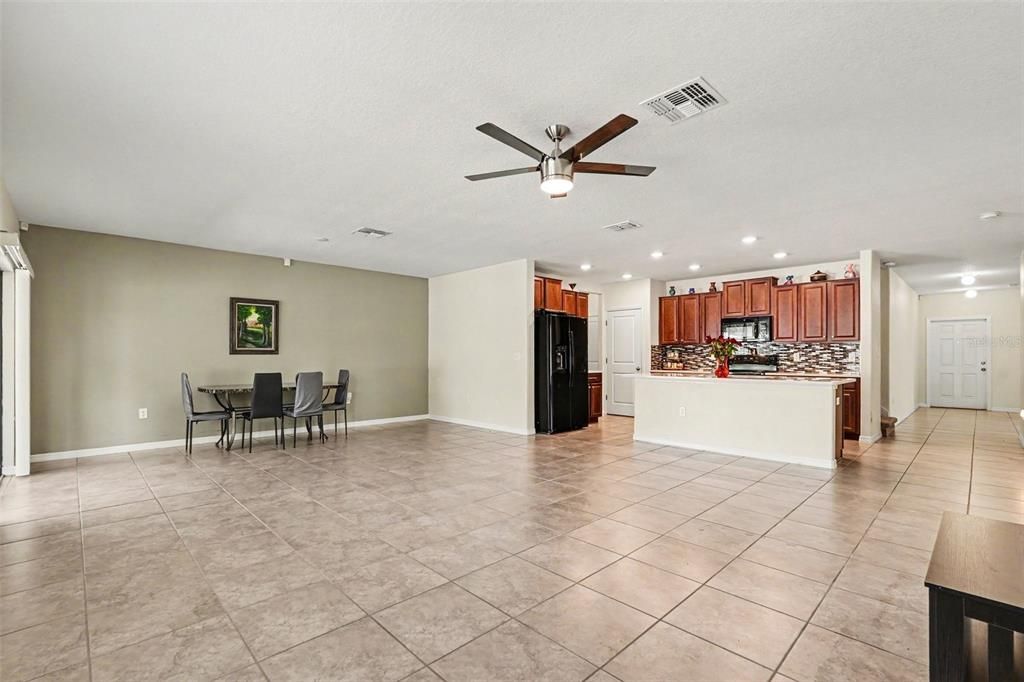 For Sale: $425,000 (6 beds, 3 baths, 3362 Square Feet)