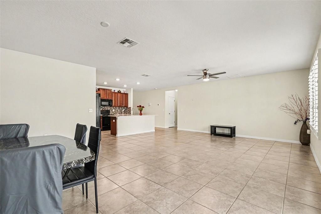 For Sale: $425,000 (6 beds, 3 baths, 3362 Square Feet)
