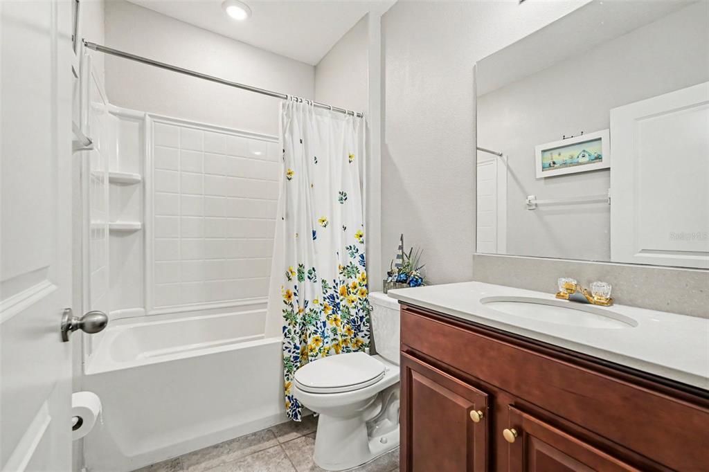 For Sale: $425,000 (6 beds, 3 baths, 3362 Square Feet)