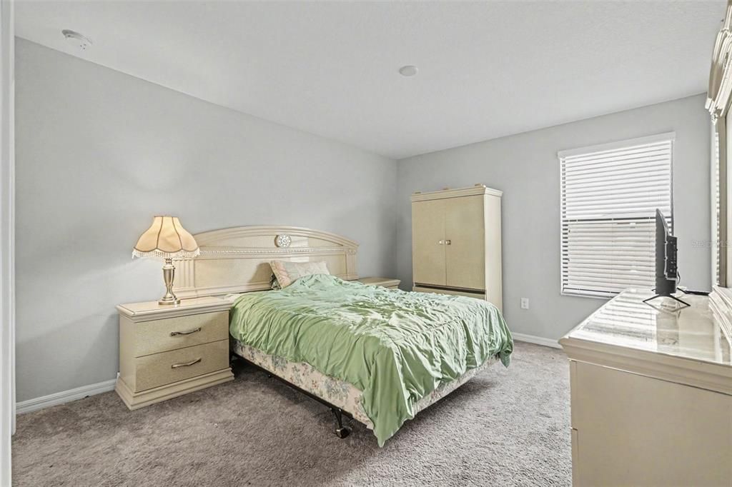 For Sale: $425,000 (6 beds, 3 baths, 3362 Square Feet)