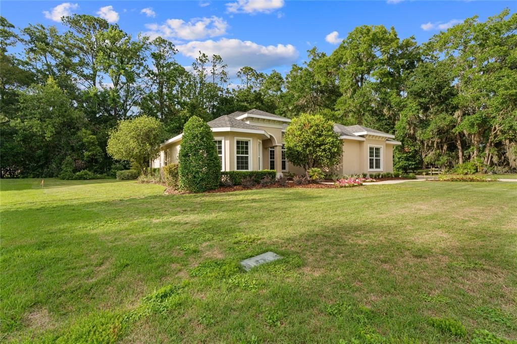 For Sale: $549,900 (4 beds, 2 baths, 2374 Square Feet)