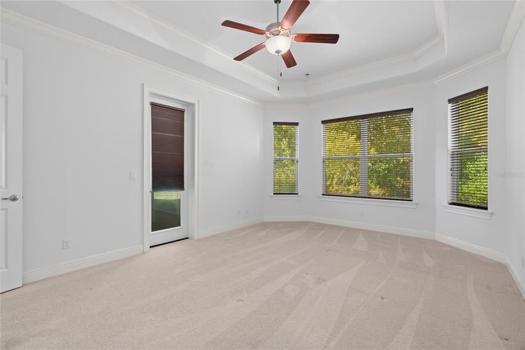 For Sale: $549,900 (4 beds, 2 baths, 2374 Square Feet)