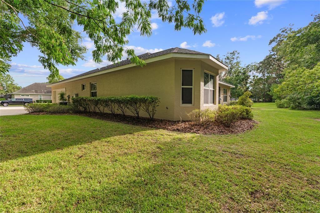 For Sale: $549,900 (4 beds, 2 baths, 2374 Square Feet)