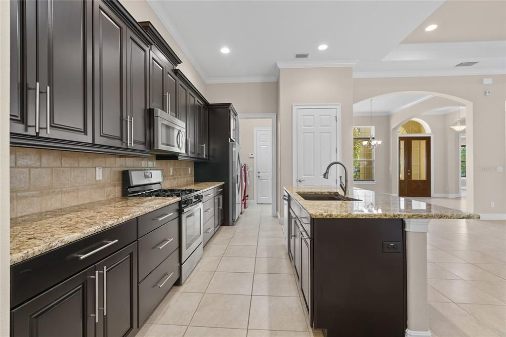 For Sale: $549,900 (4 beds, 2 baths, 2374 Square Feet)