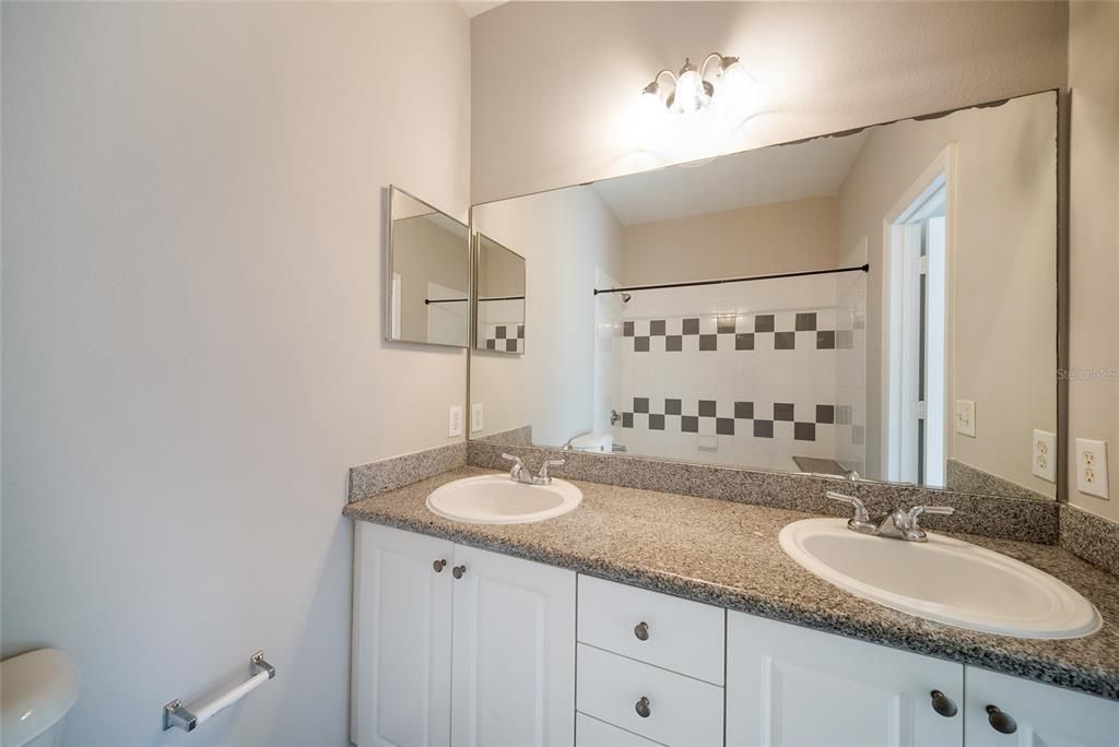 For Sale: $250,000 (2 beds, 2 baths, 1168 Square Feet)