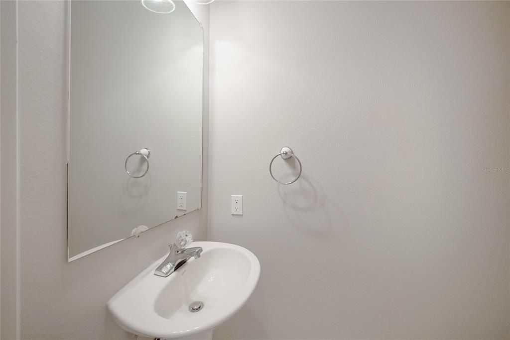 For Sale: $250,000 (2 beds, 2 baths, 1168 Square Feet)