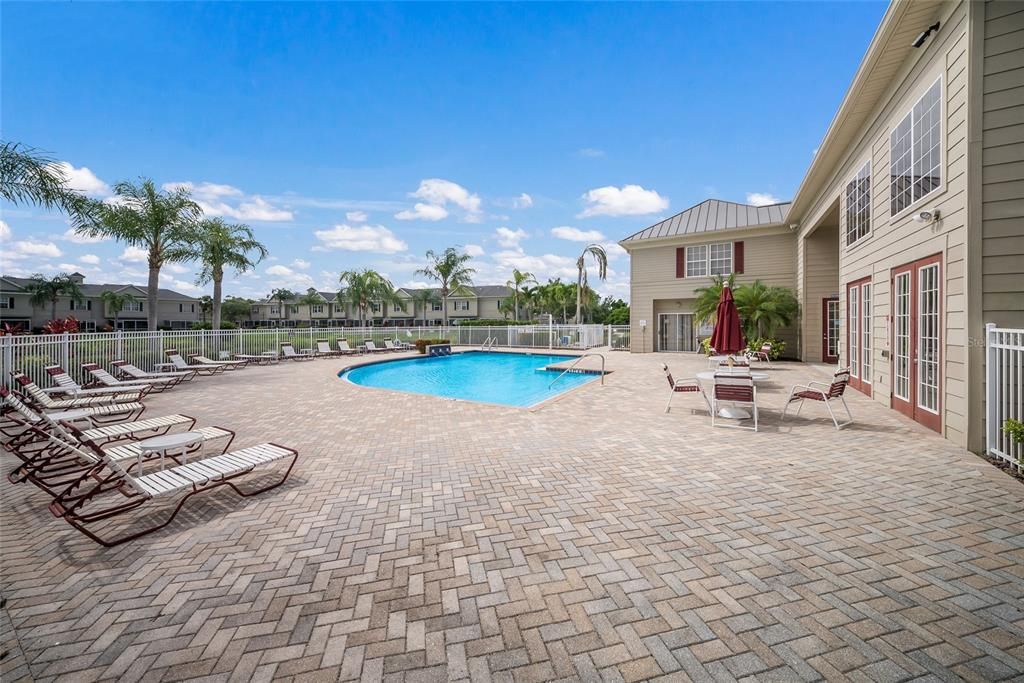 For Sale: $250,000 (2 beds, 2 baths, 1168 Square Feet)